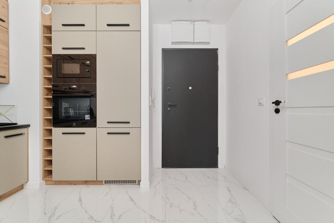 Nowoczesny Apartament Z Balkonem I Parkingiem W Centrum Wroclawia By Noclegi Renters Exterior foto